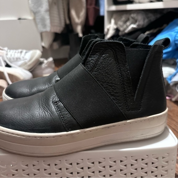 J/Slides Holland Black Platform Sneaker - Picture 3 of 6